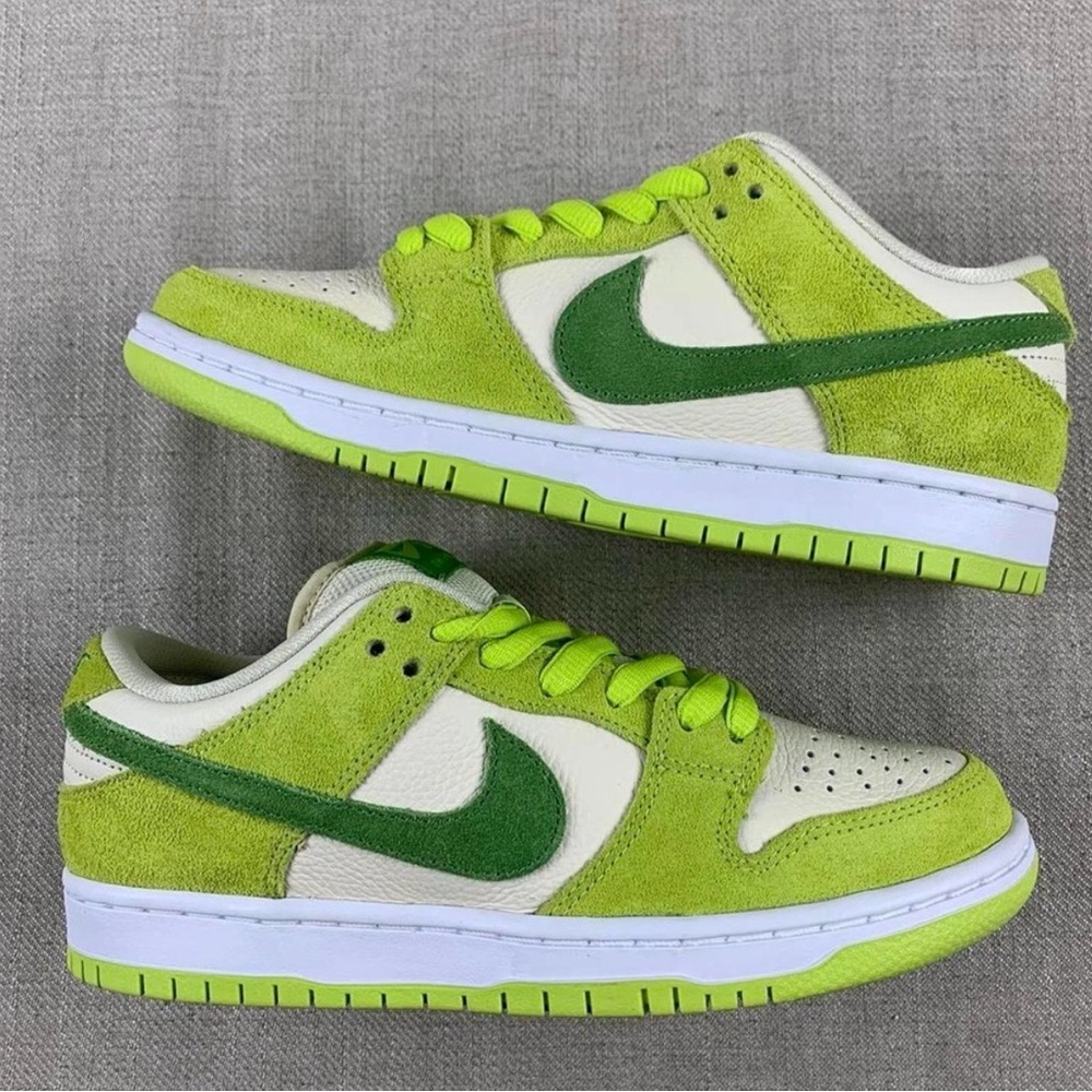Nike SB Dunk Low x Green Apple Fruity Pack Size 5.5 Kids or 7.5 Women’s NEW